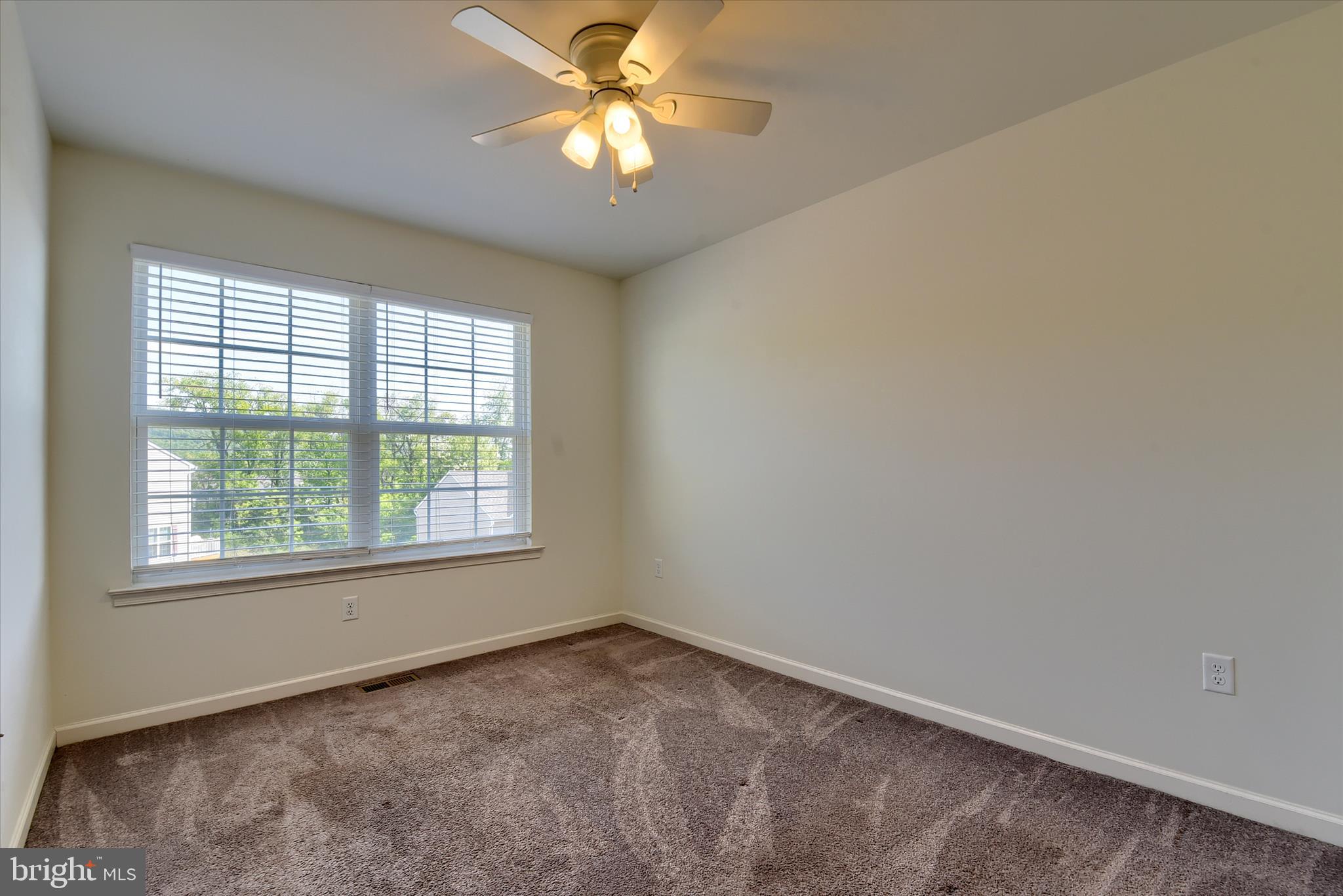LAUREL RIDGE ESTATES - Residential