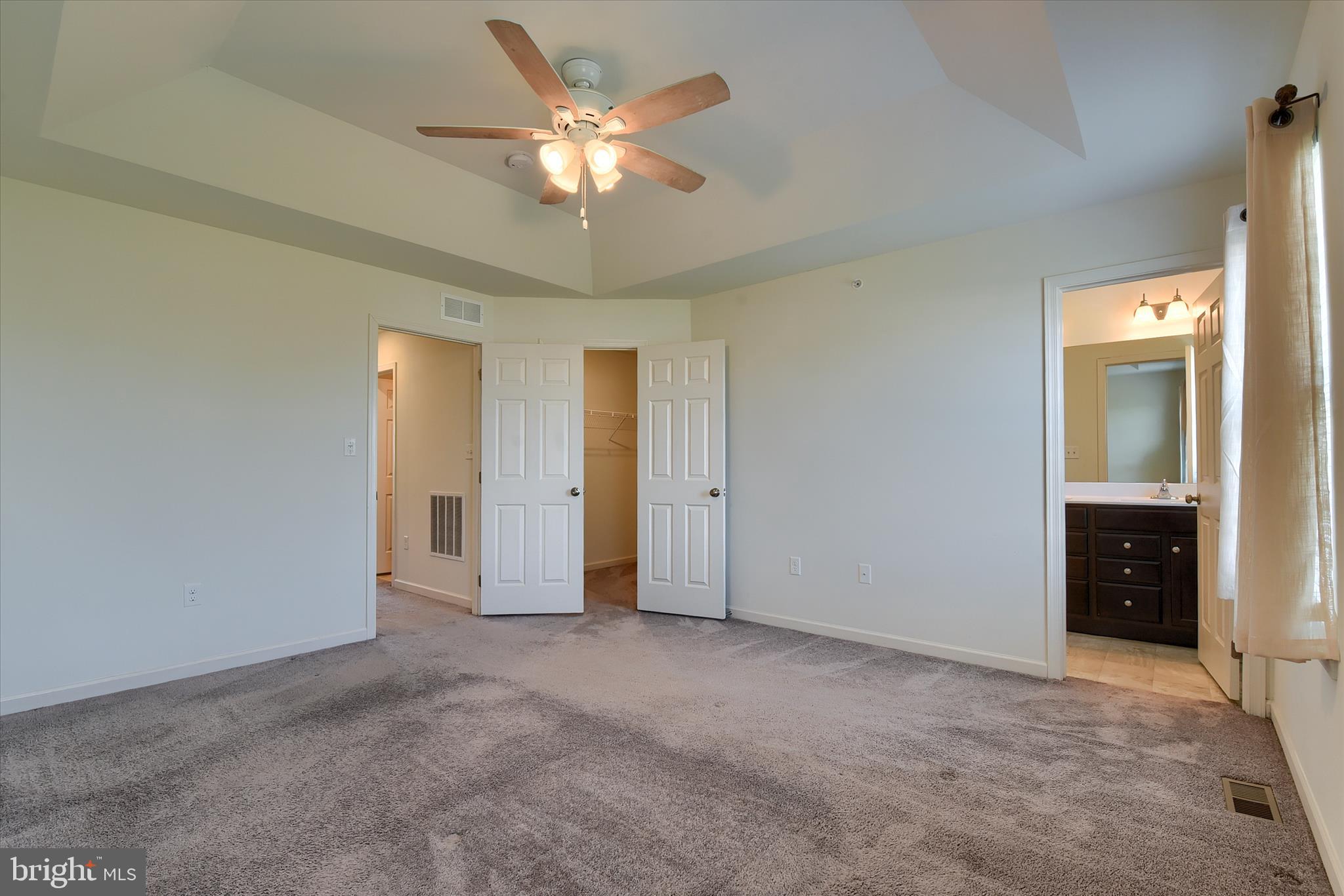 LAUREL RIDGE ESTATES - Residential