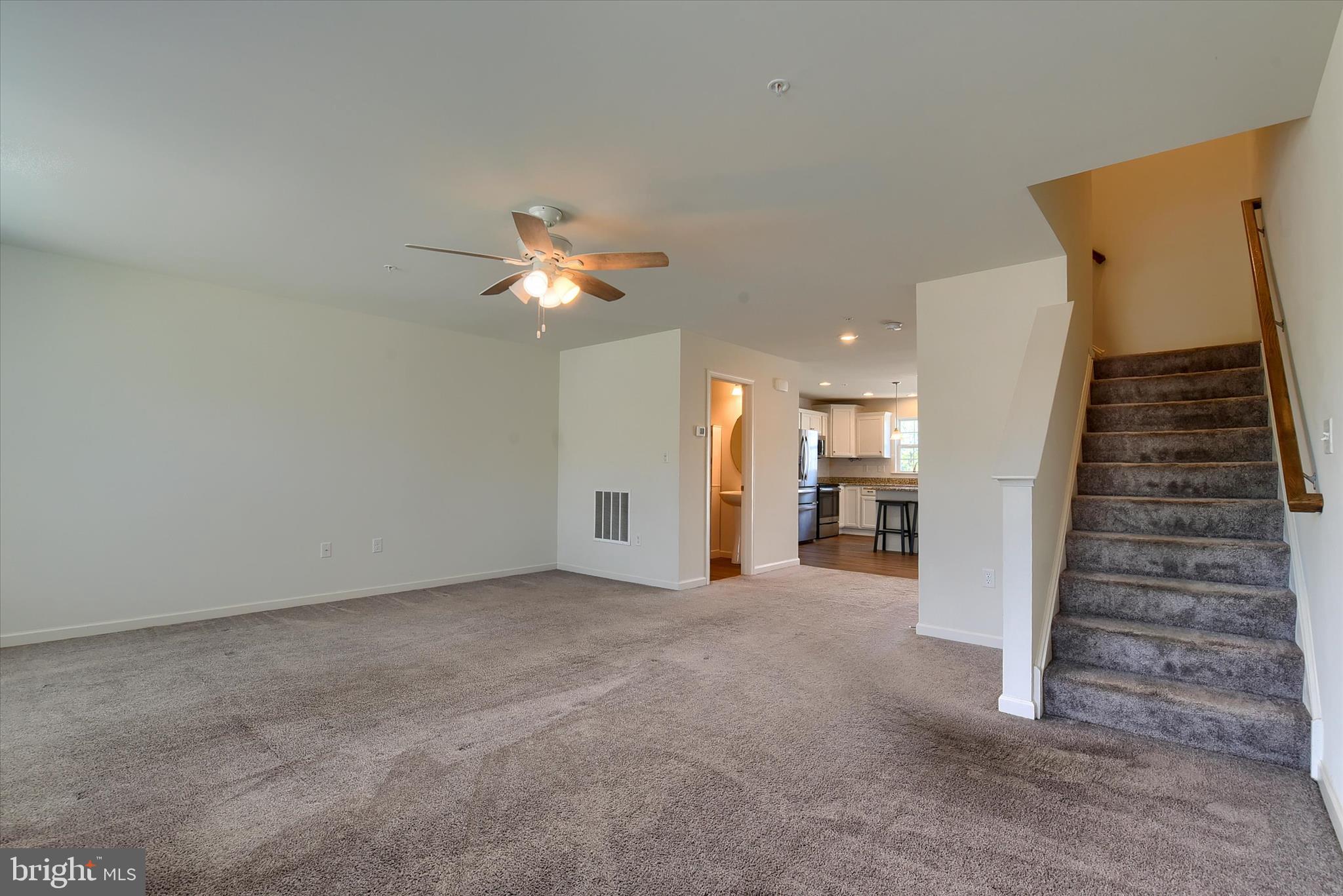 LAUREL RIDGE ESTATES - Residential