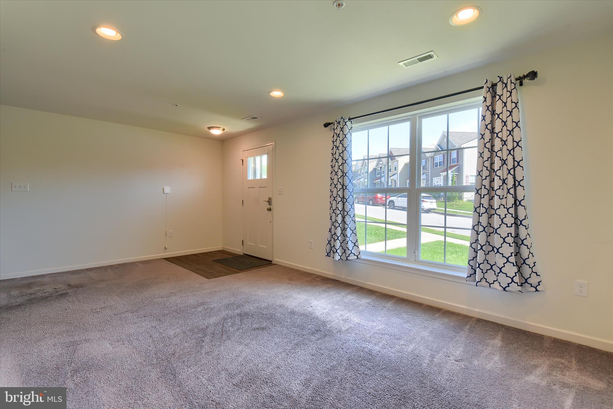 LAUREL RIDGE ESTATES - Residential
