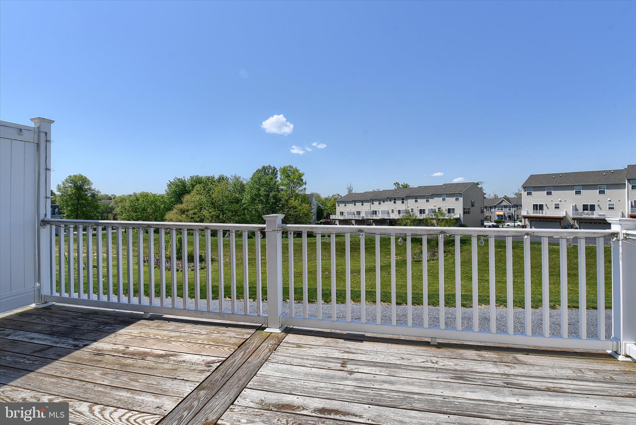 LAUREL RIDGE ESTATES - Residential