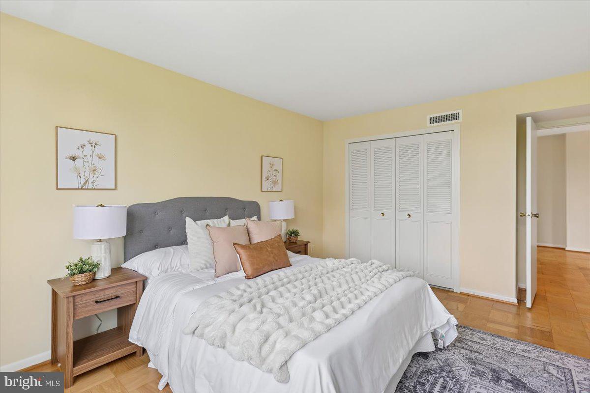 WHITEHALL - Residential