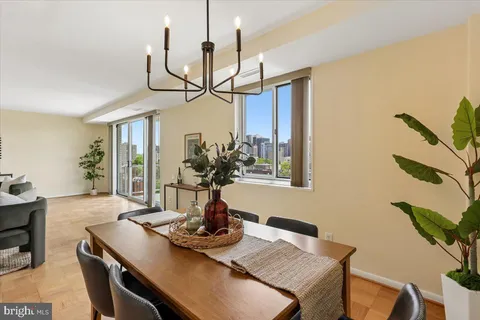 4977 Battery Lane Unit 1-902, Bethesda, MD 20814 - #: MDMC2228408