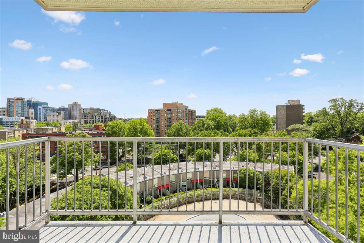 WHITEHALL - Residential