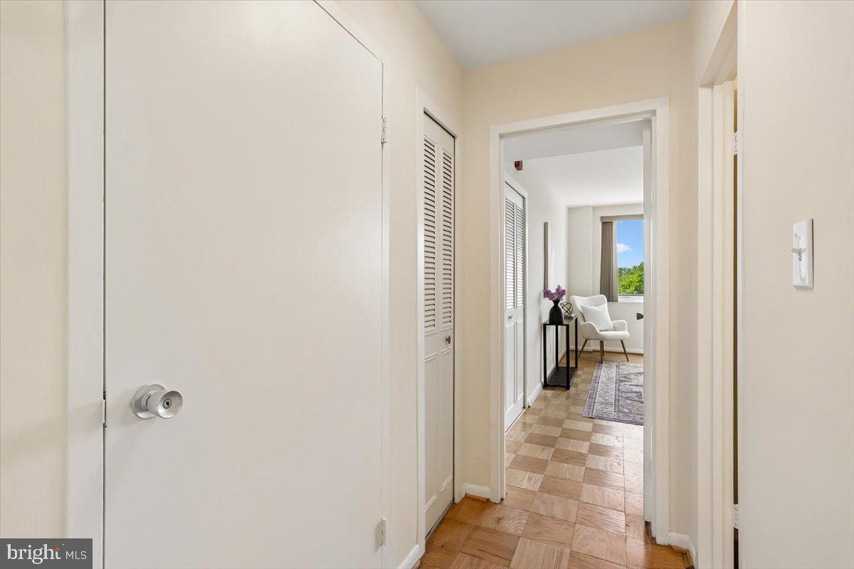 WHITEHALL - Residential