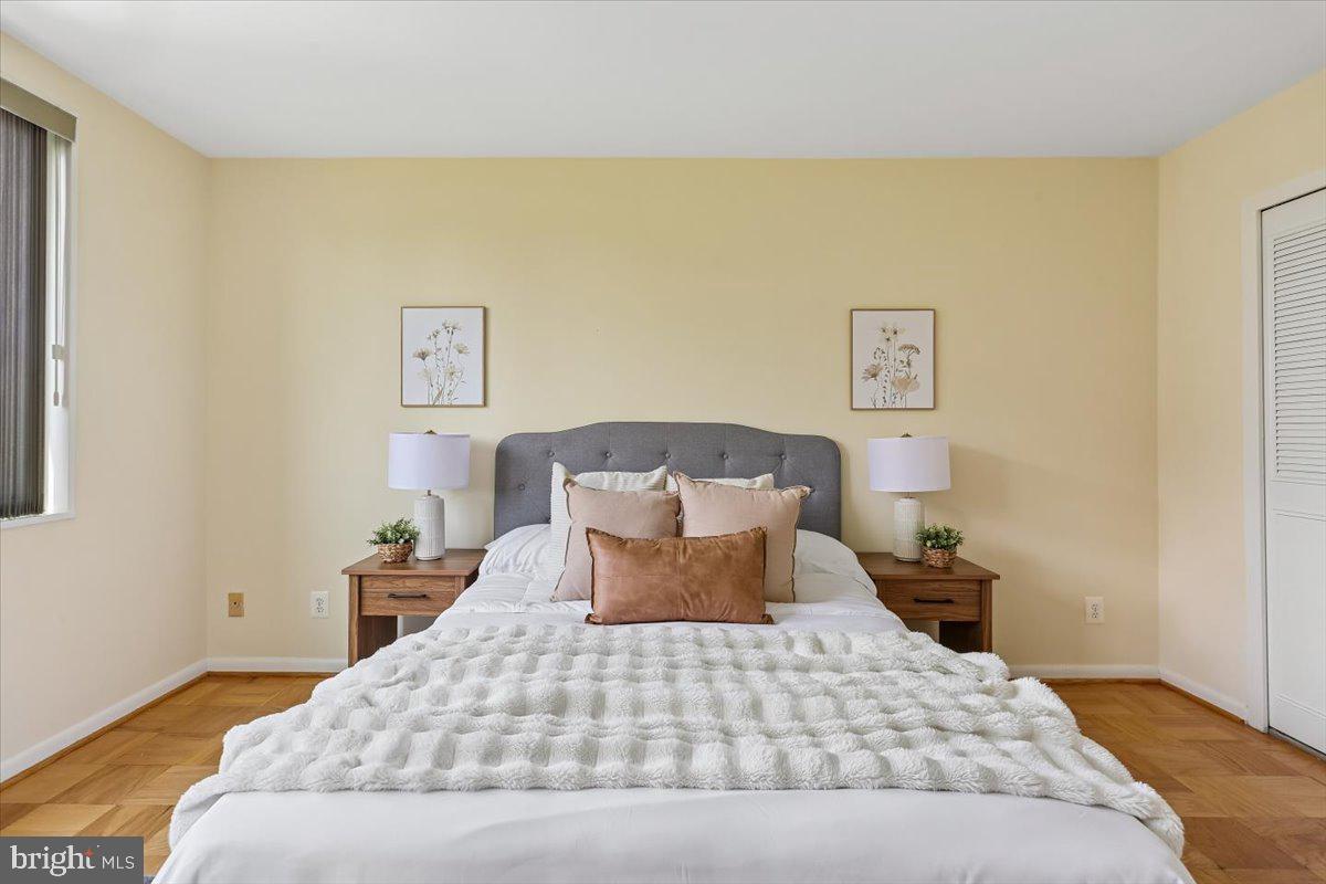 WHITEHALL - Residential