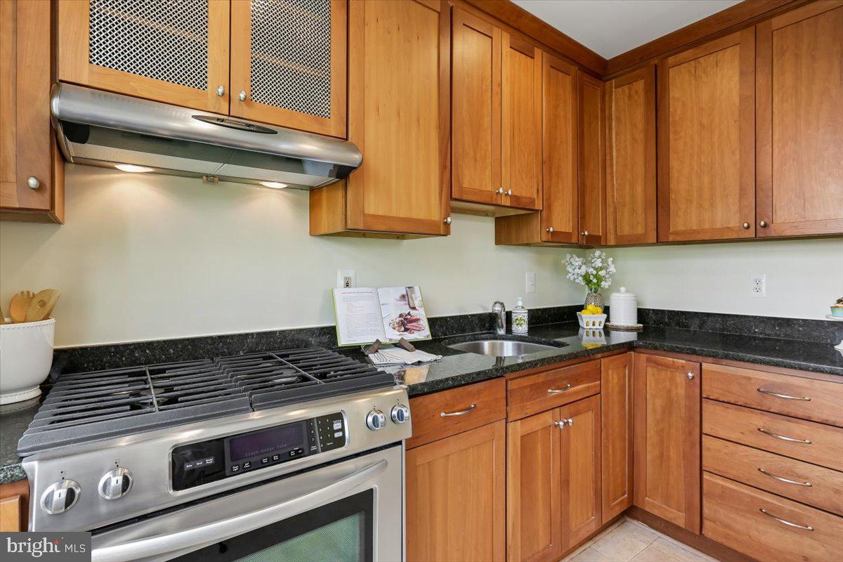 WHITEHALL - Residential