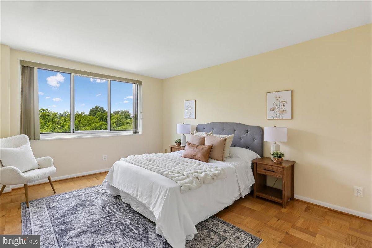 WHITEHALL - Residential