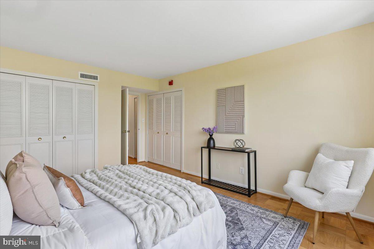 WHITEHALL - Residential