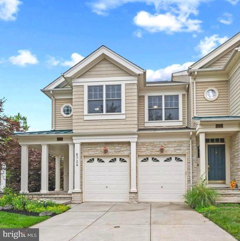 Townhouse For Sale - 8724 Timber Oak Lane<br/> LAUREL, MD 20723