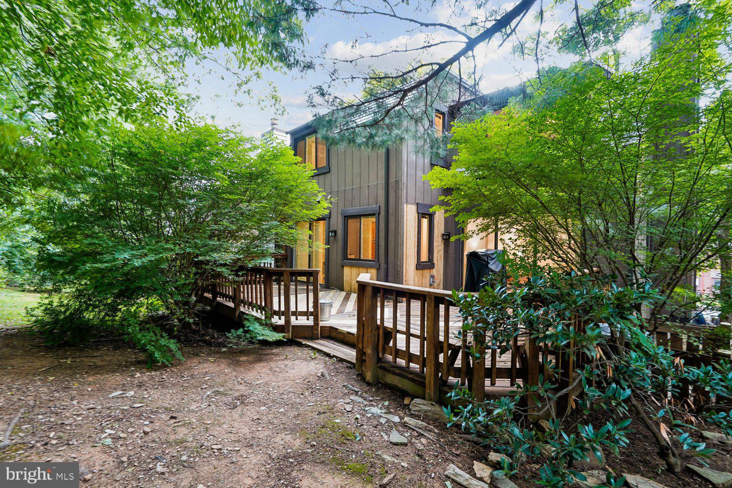 1537 PARK GLEN COURT
