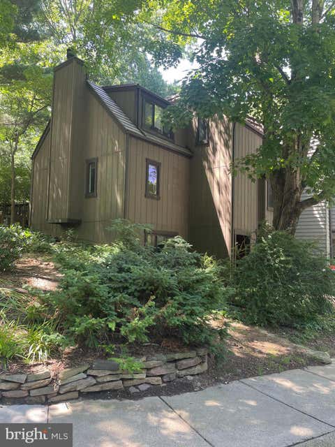 Photo of 1537 Park Glen Court, RESTON, VA 20190 (MLS # VAFX2326040)