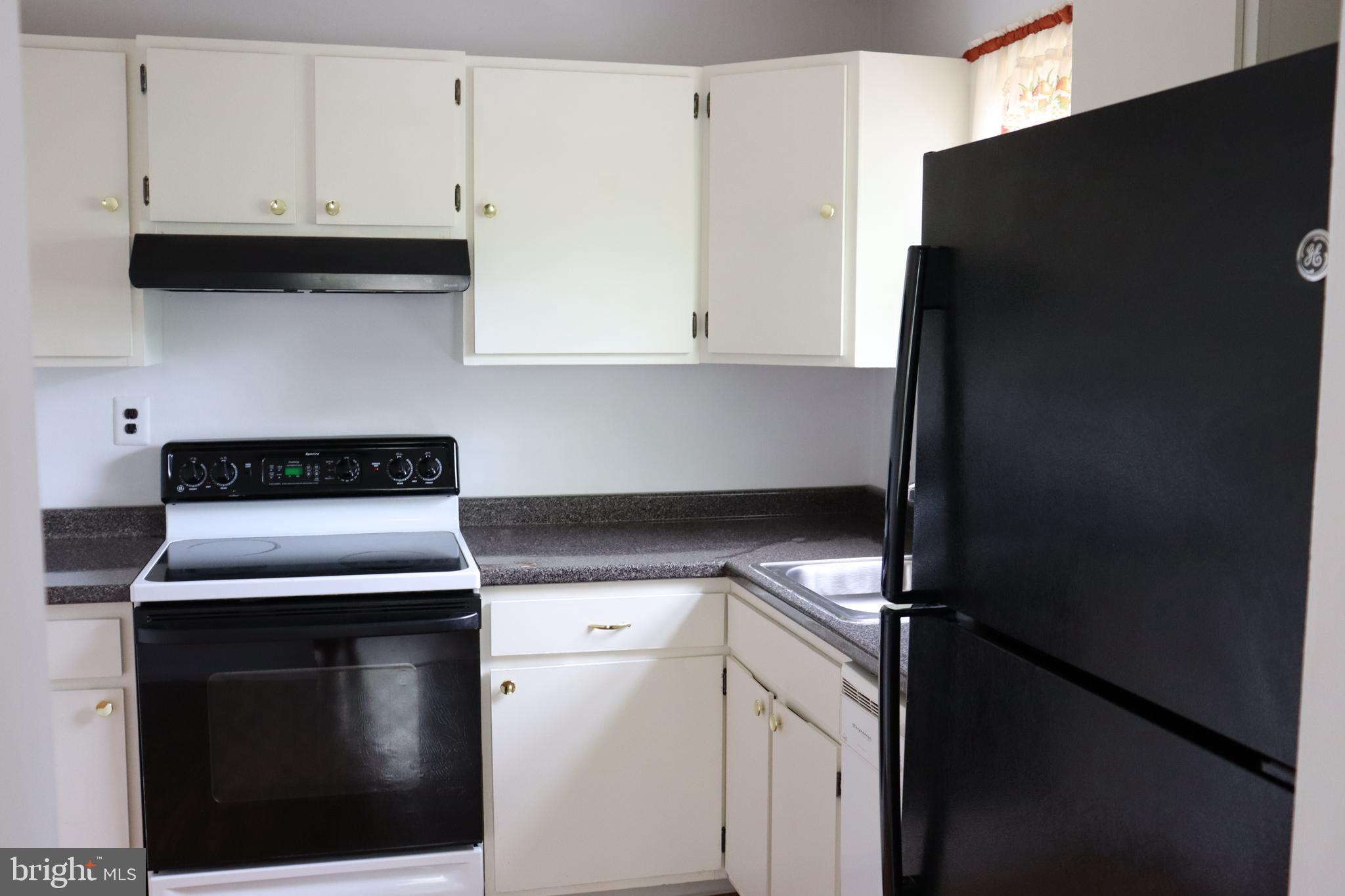 LAFAYETTE HILL - Residential Lease