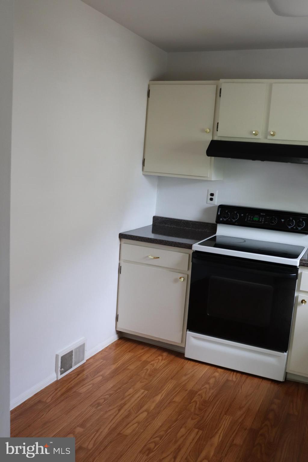 LAFAYETTE HILL - Residential Lease