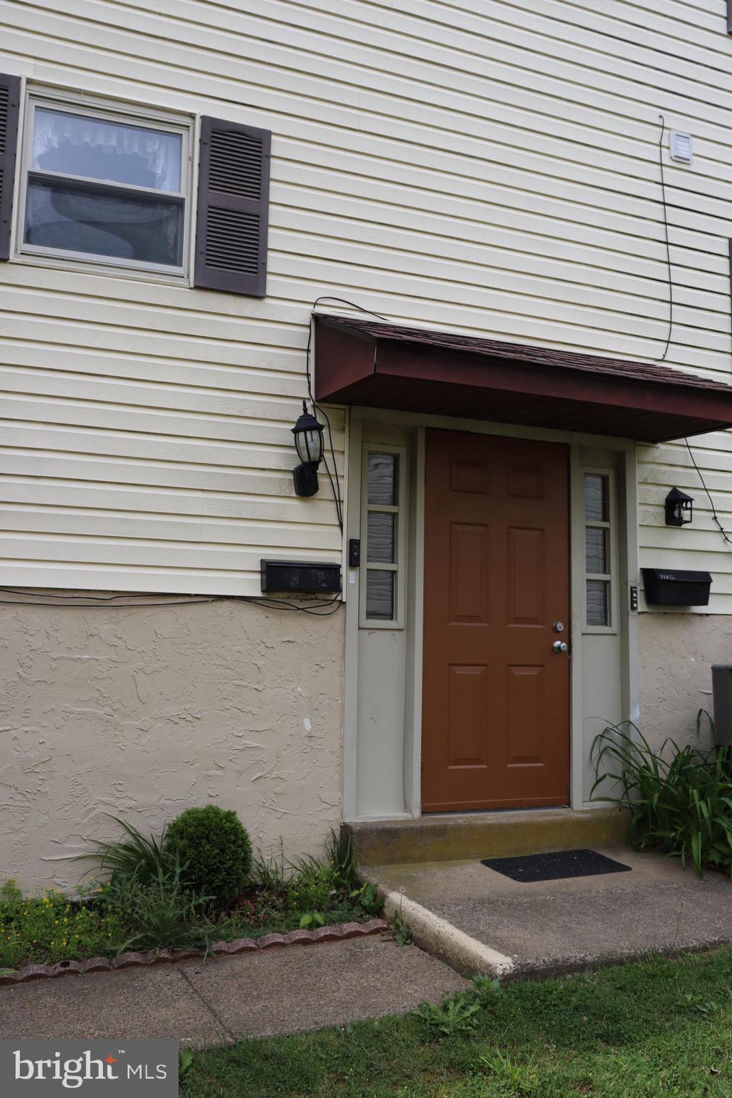 LAFAYETTE HILL - Residential Lease