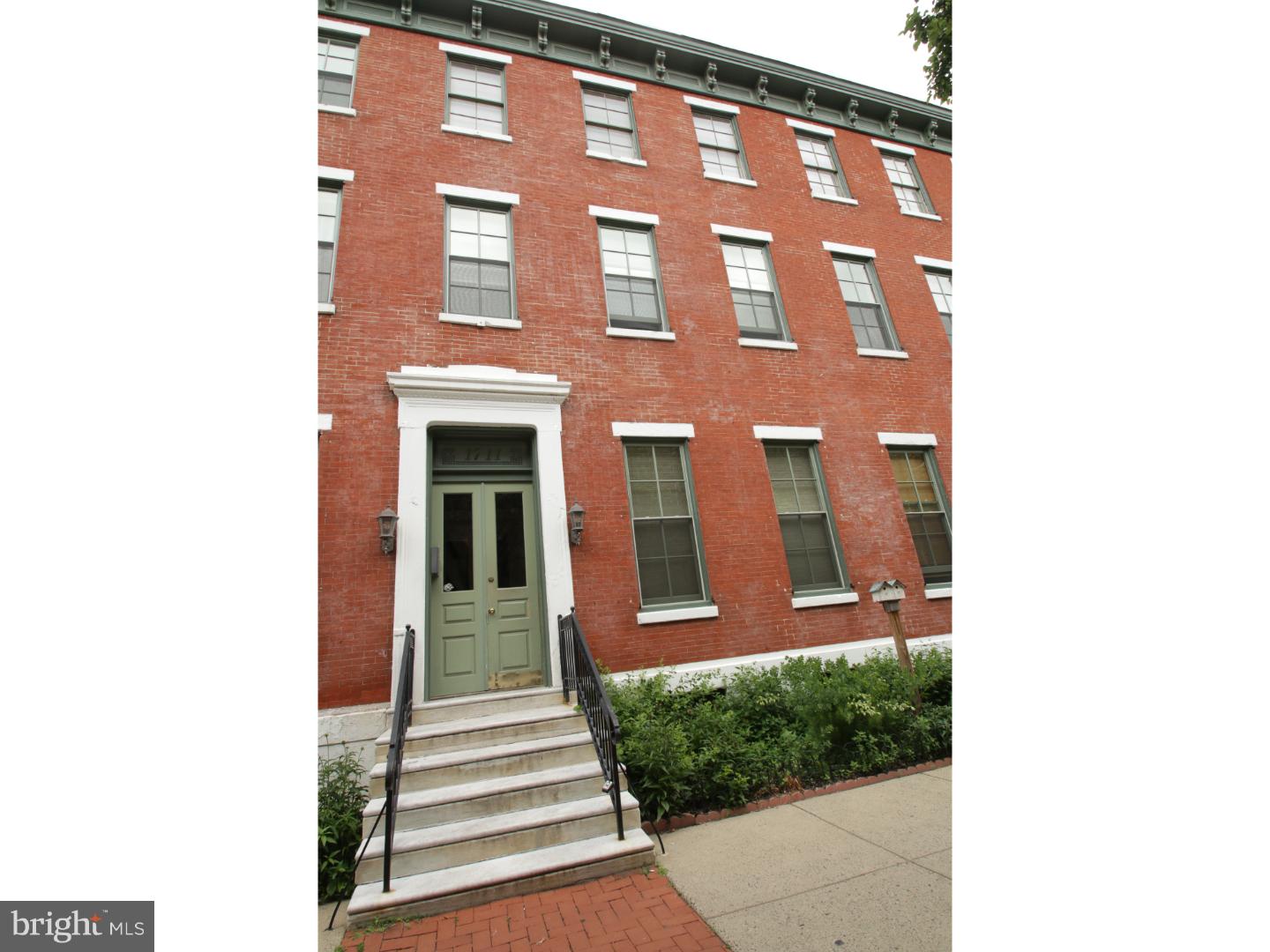 ART MUSEUM AREA - Residential Lease