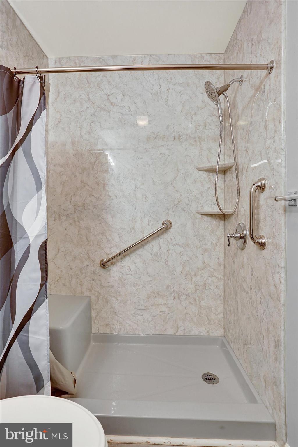 CAPITAL RIDGE - Residential