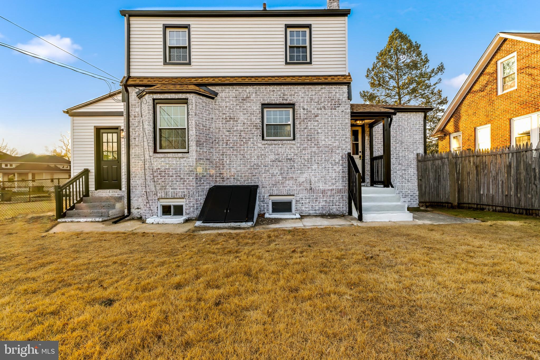 517 GREENWICH AVENUE