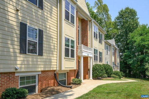 Condo For Sale - 1211 Villa Ln Ln #E<br/> CHARLOTTESVILLE, VA 22903