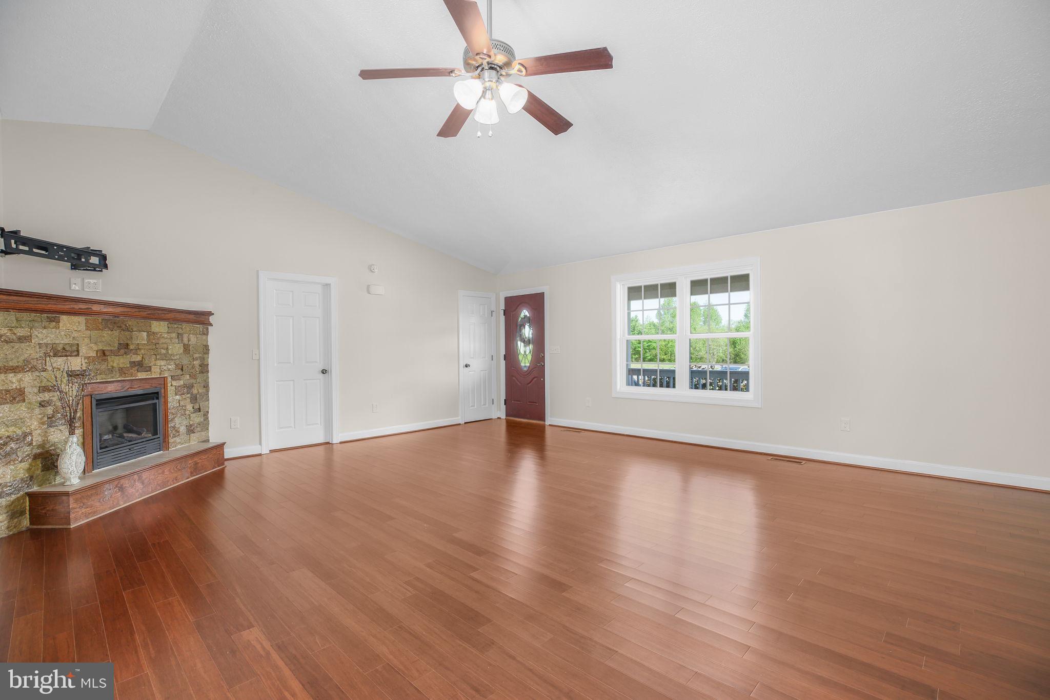 BORDEN MEADOWS - Residential