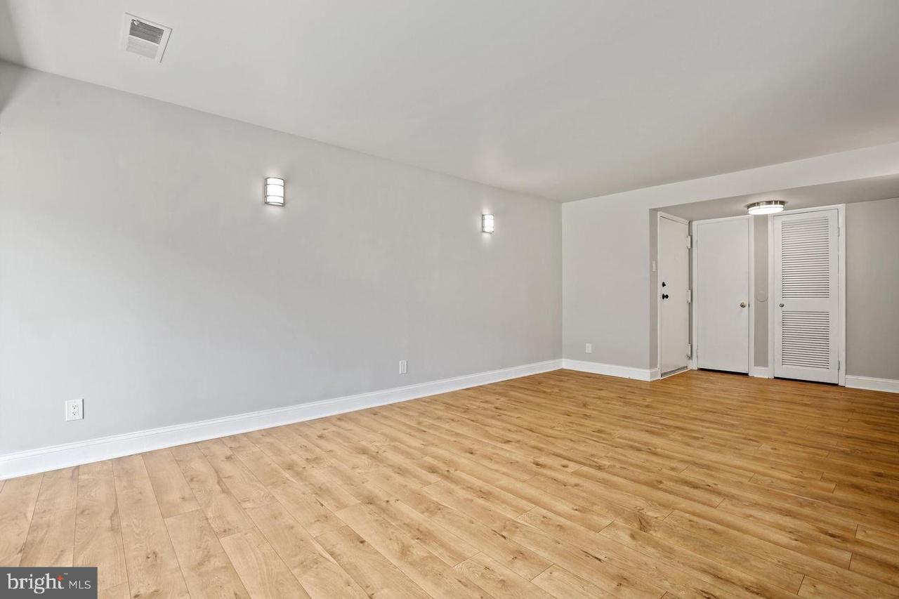 HERONS COVE - Residential