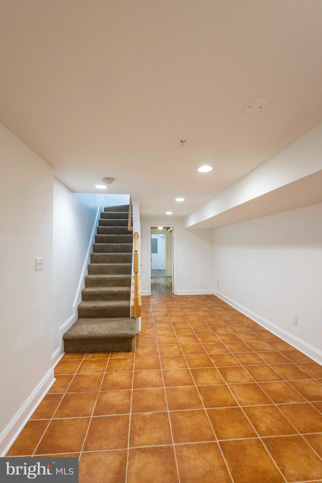 WASHINGTON VILLAGE - Residential Lease