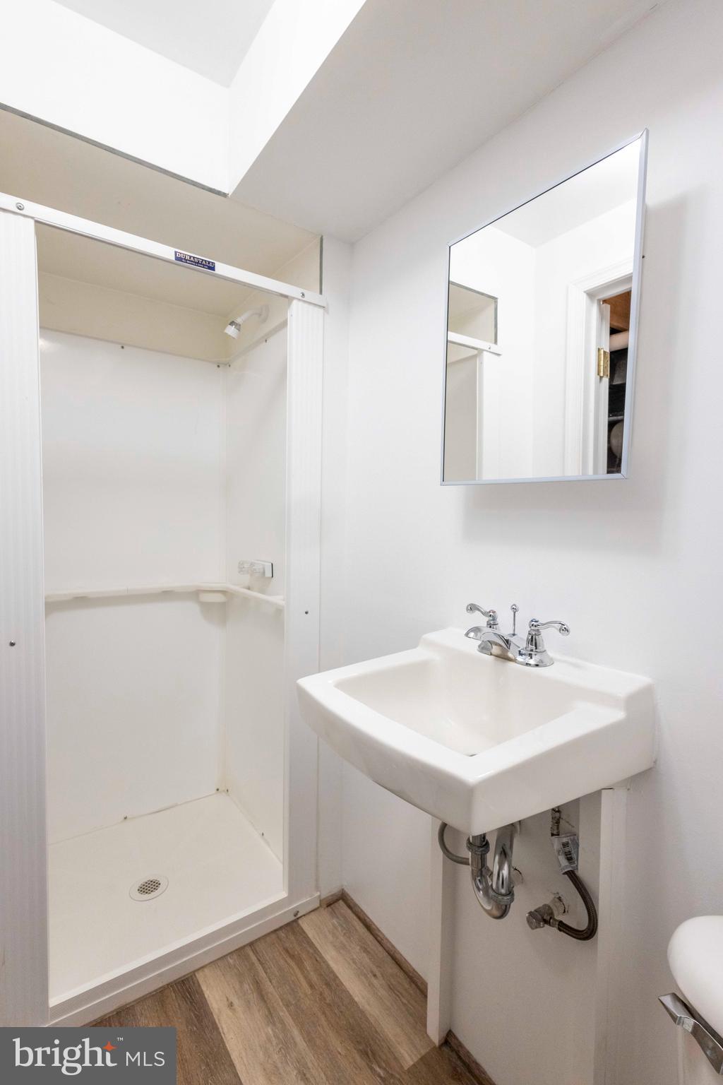 WASHINGTON VILLAGE - Residential Lease