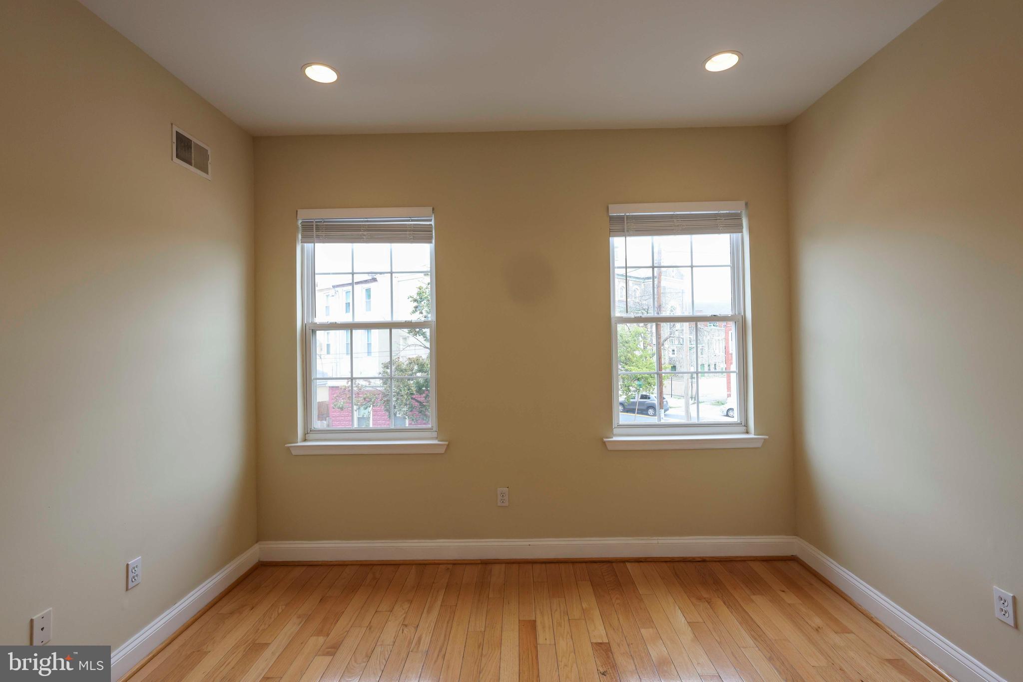 WASHINGTON VILLAGE - Residential Lease