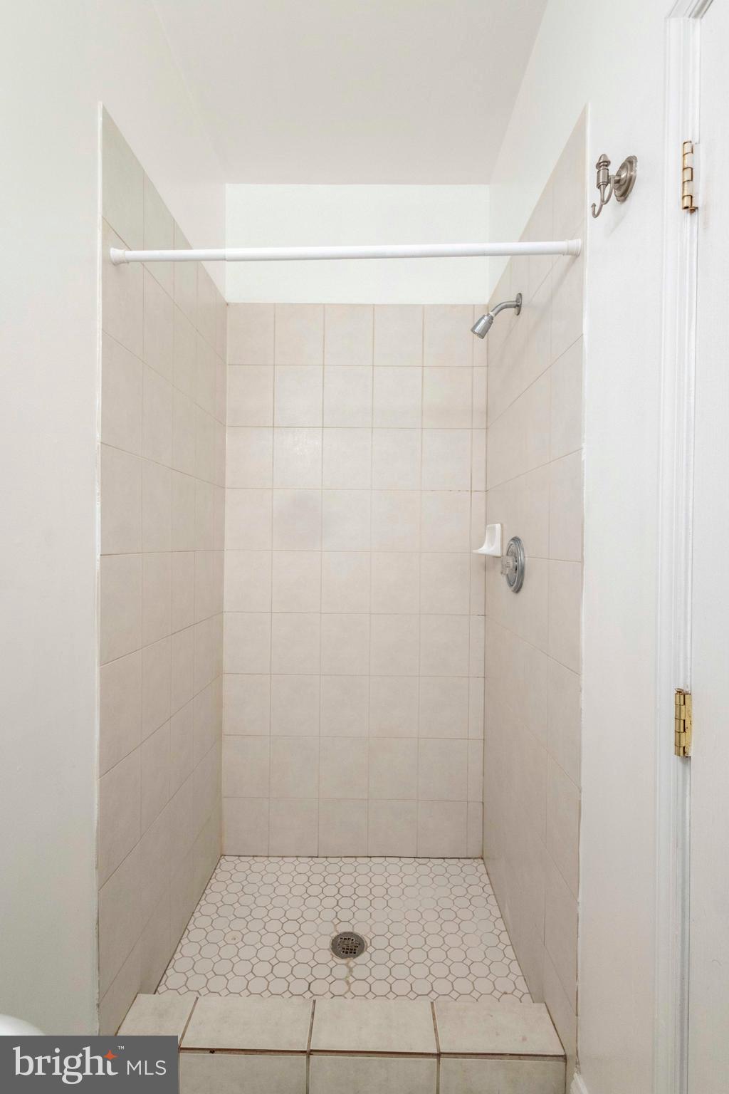 WASHINGTON VILLAGE - Residential Lease