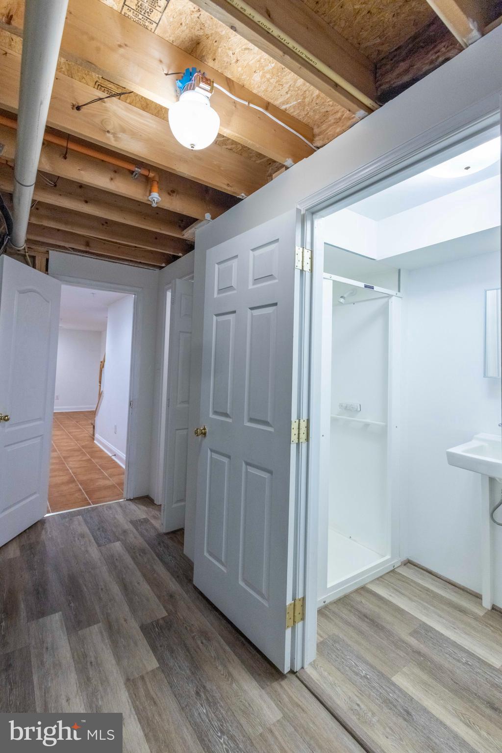 WASHINGTON VILLAGE - Residential Lease