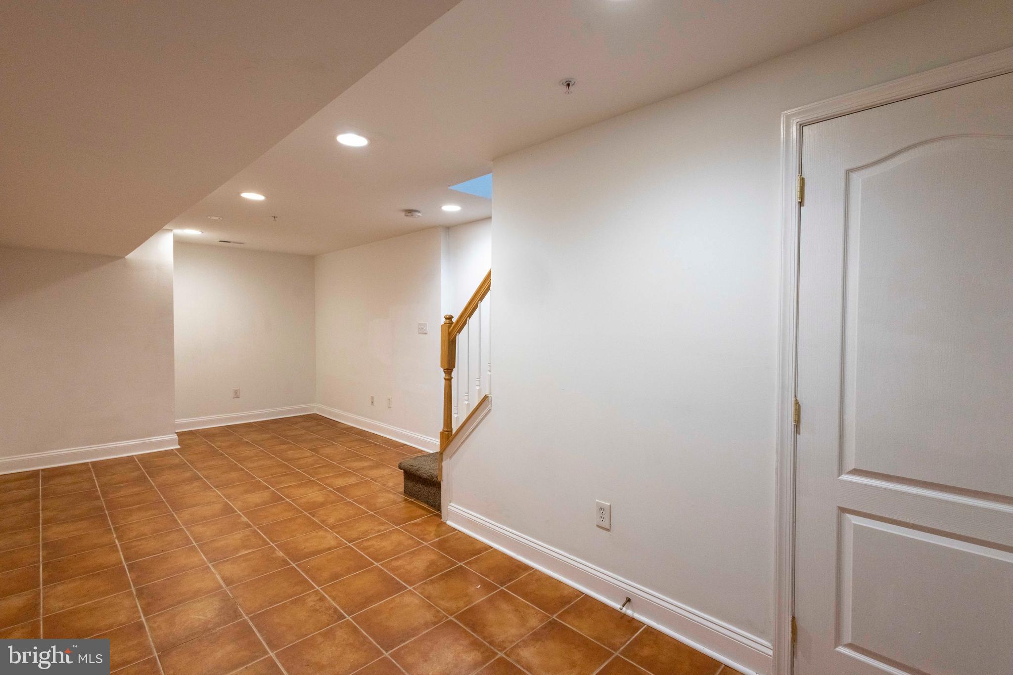 WASHINGTON VILLAGE - Residential Lease