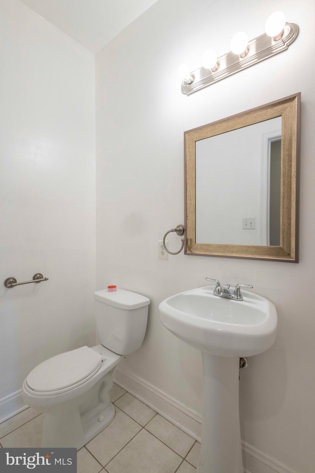 WASHINGTON VILLAGE - Residential Lease