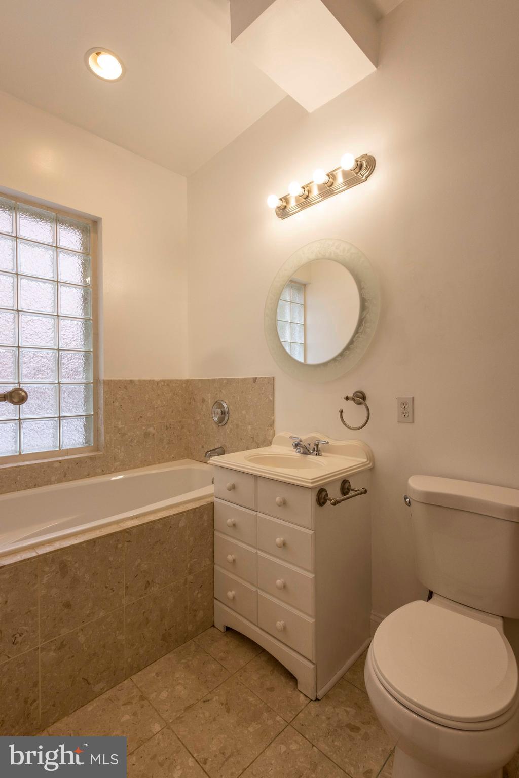 WASHINGTON VILLAGE - Residential Lease