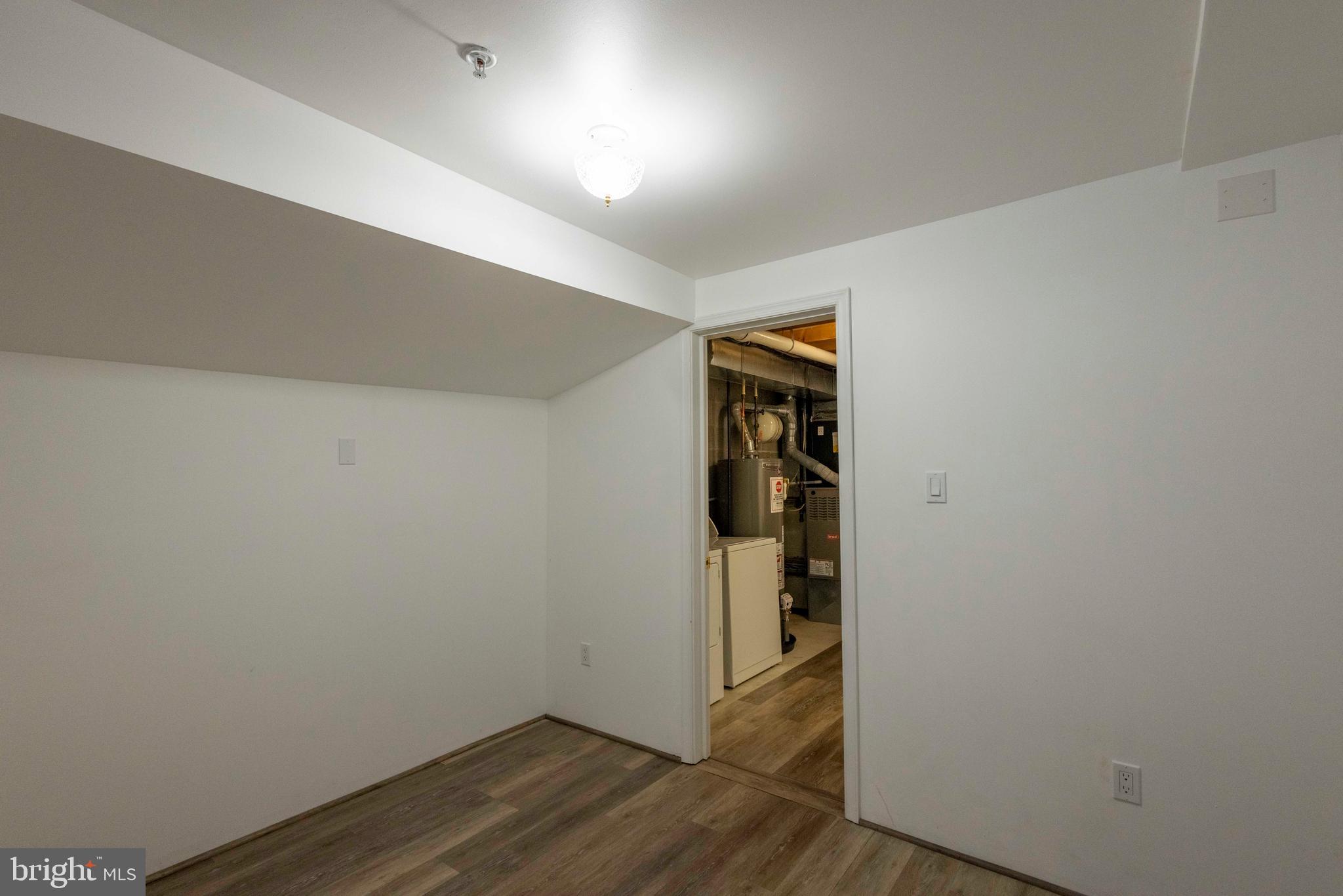 WASHINGTON VILLAGE - Residential Lease