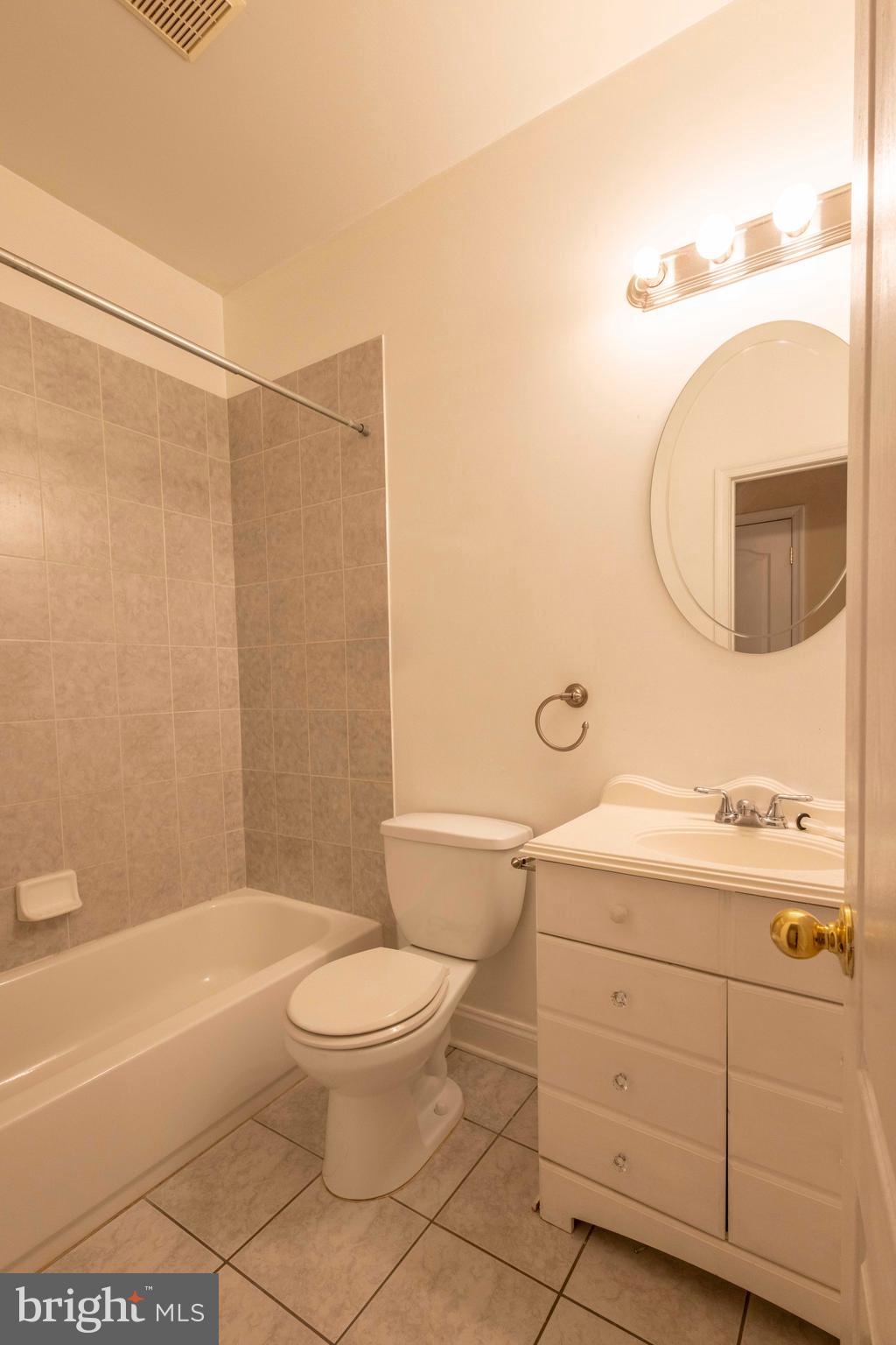 WASHINGTON VILLAGE - Residential Lease