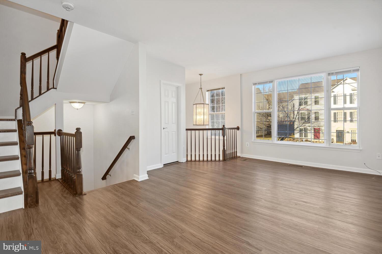 SOUTH RIDING - Residential