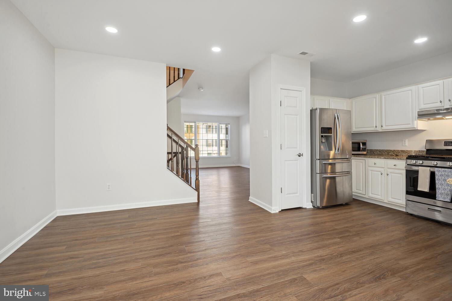 SOUTH RIDING - Residential