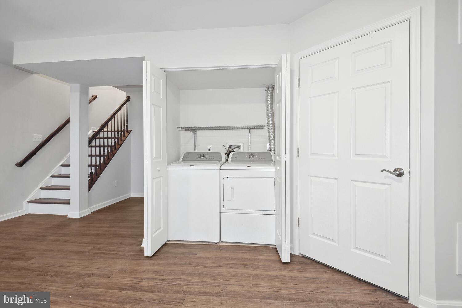 SOUTH RIDING - Residential