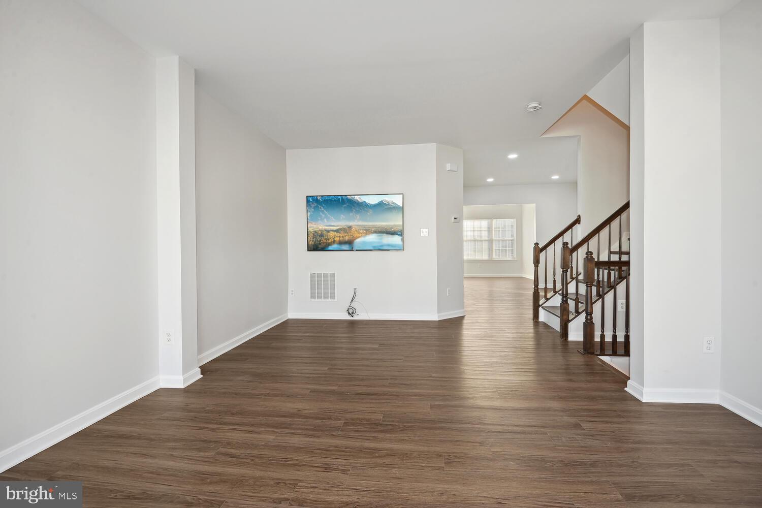 SOUTH RIDING - Residential