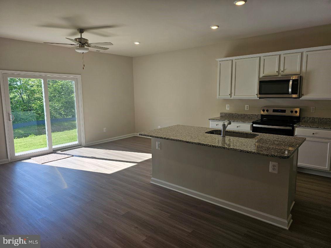 HOMEPLACE AT RIVERSIDE - Residential Lease