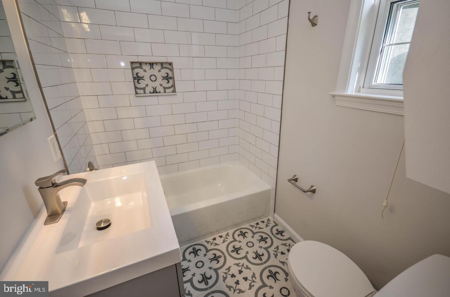 STEPHEN KNOLLS - Residential Lease