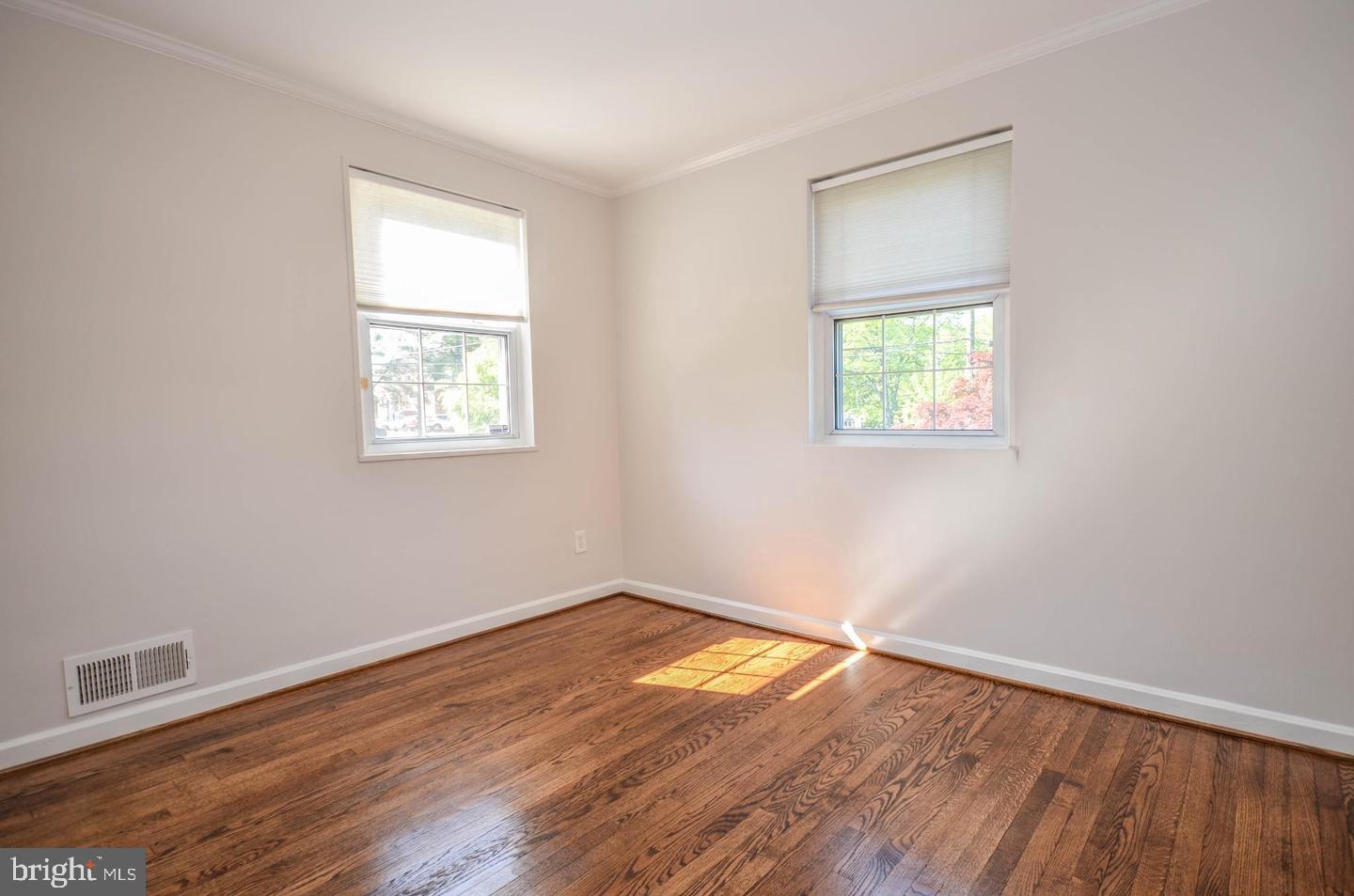 STEPHEN KNOLLS - Residential Lease