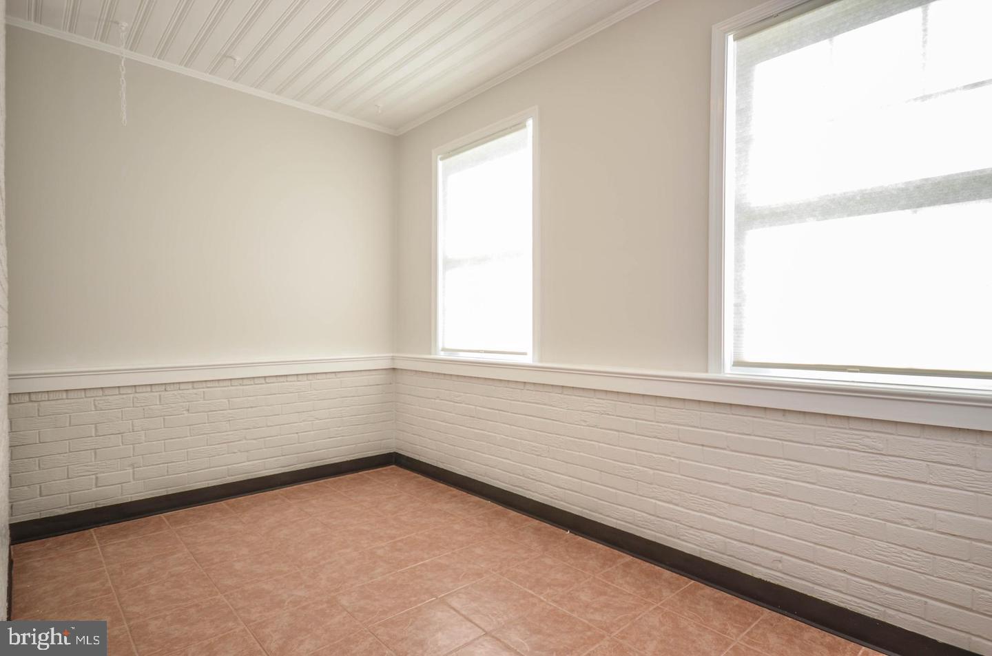 STEPHEN KNOLLS - Residential Lease