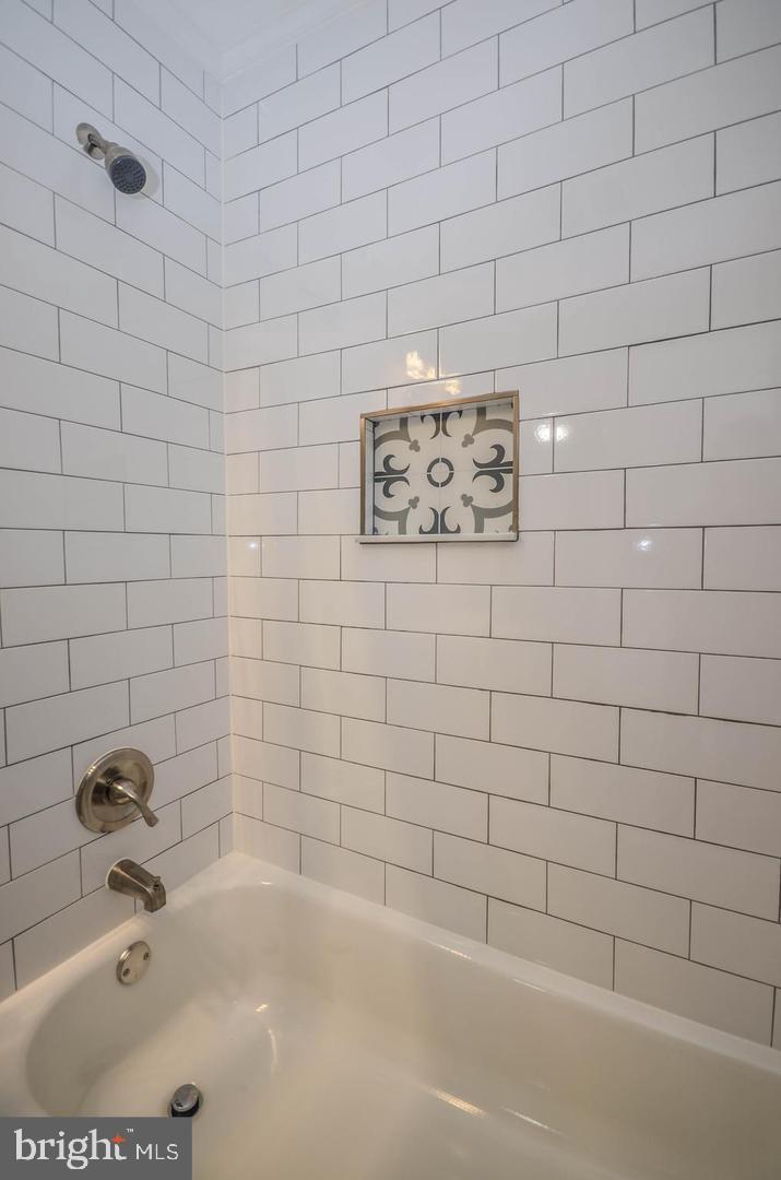 STEPHEN KNOLLS - Residential Lease