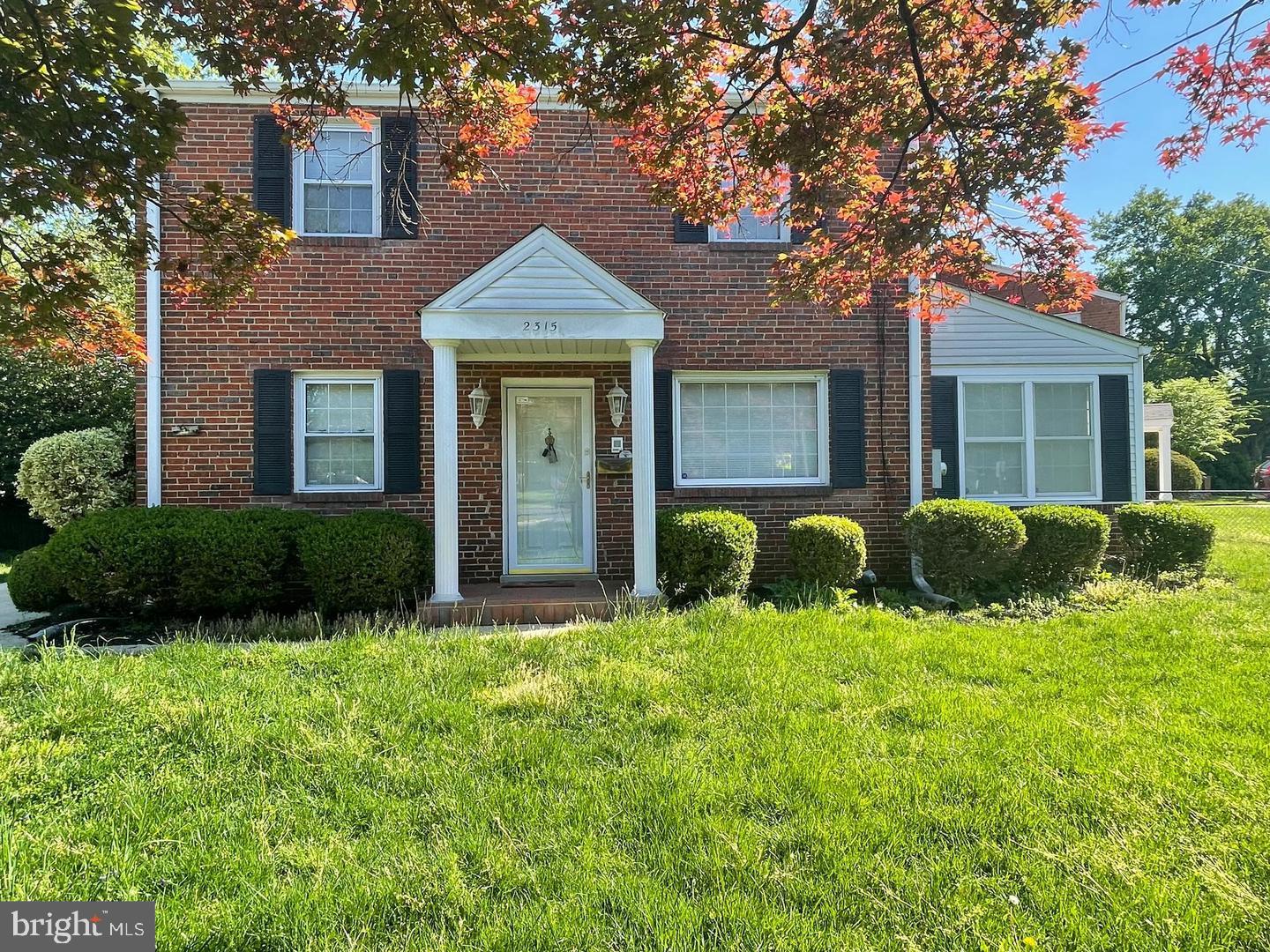 STEPHEN KNOLLS - Residential Lease