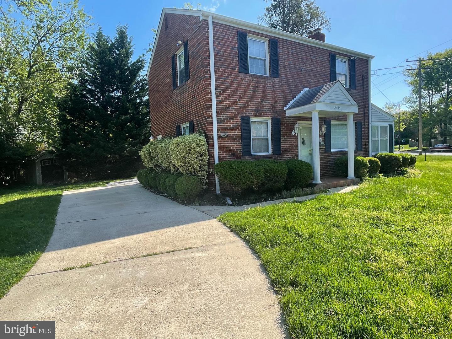 STEPHEN KNOLLS - Residential Lease