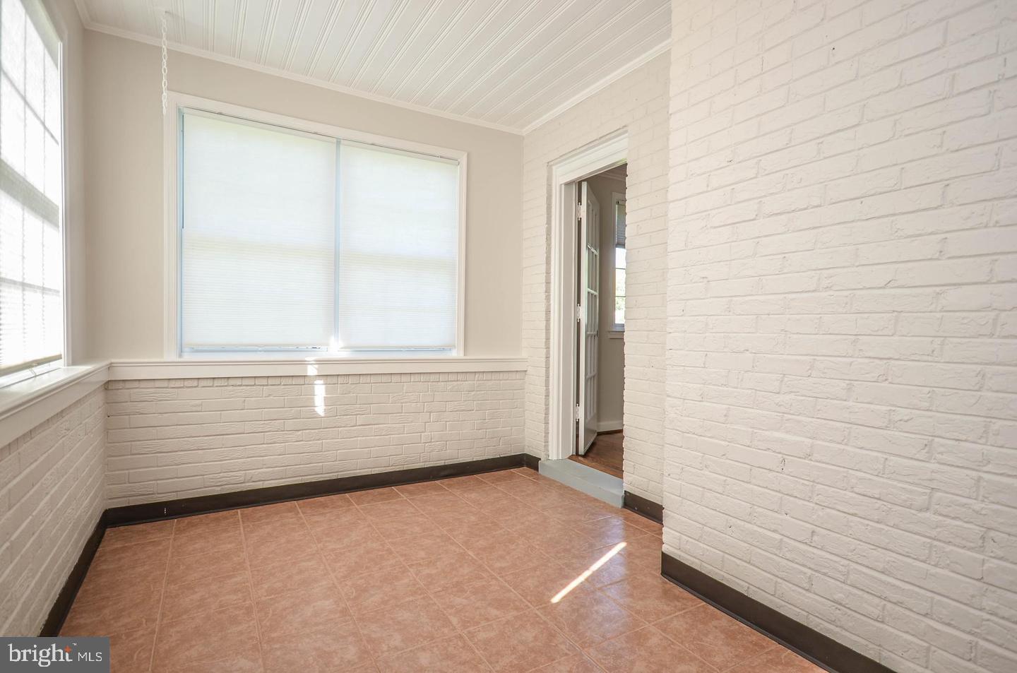 STEPHEN KNOLLS - Residential Lease