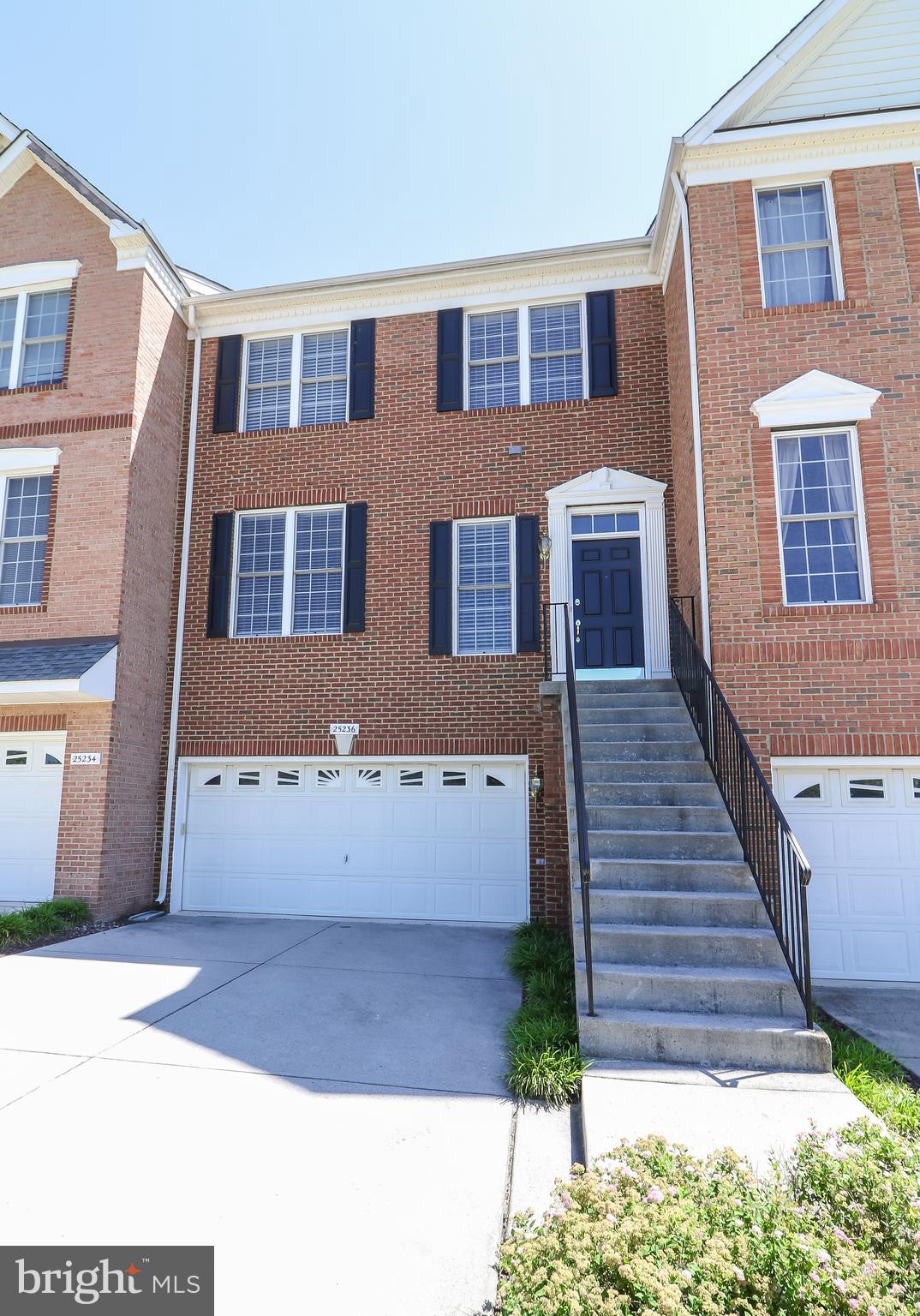 SOUTH RIDING - Residential