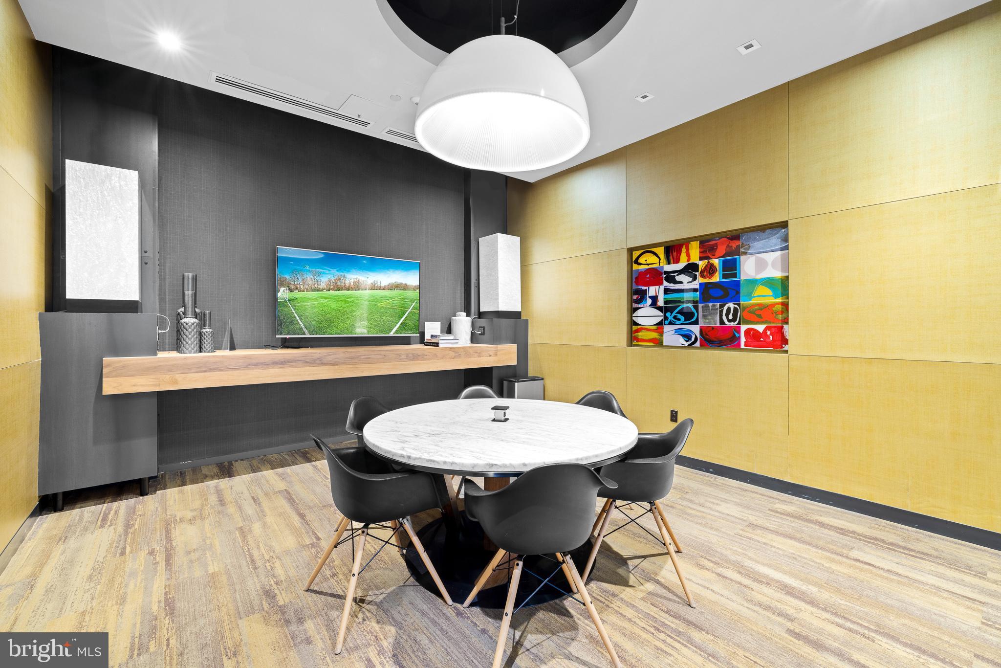 CENTER CITY - Residential Lease