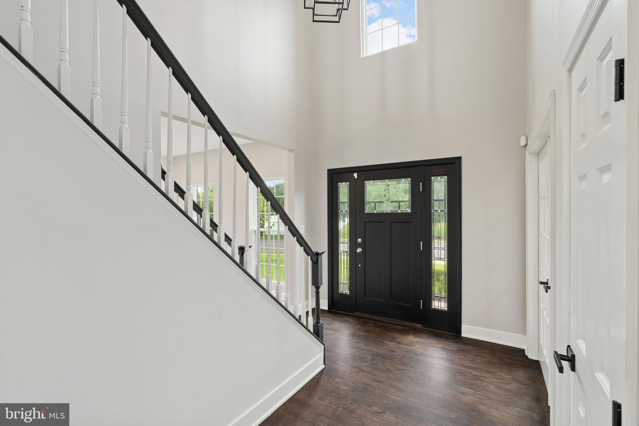 6 WESTBURY COURT